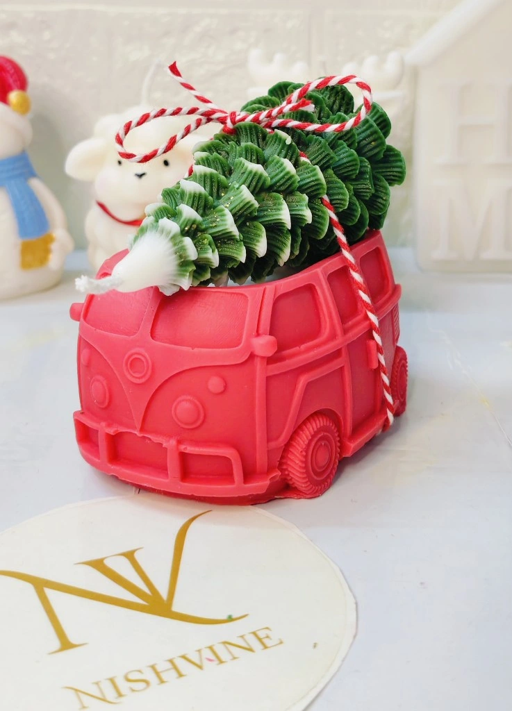 Bus with Christmas Tree Candle – 250g Soy Wax - Image 3