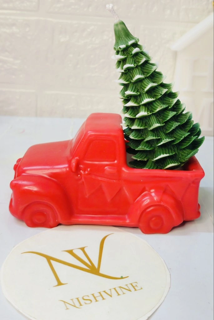 Car with Christmas Tree Candle – 250g Soy Wax