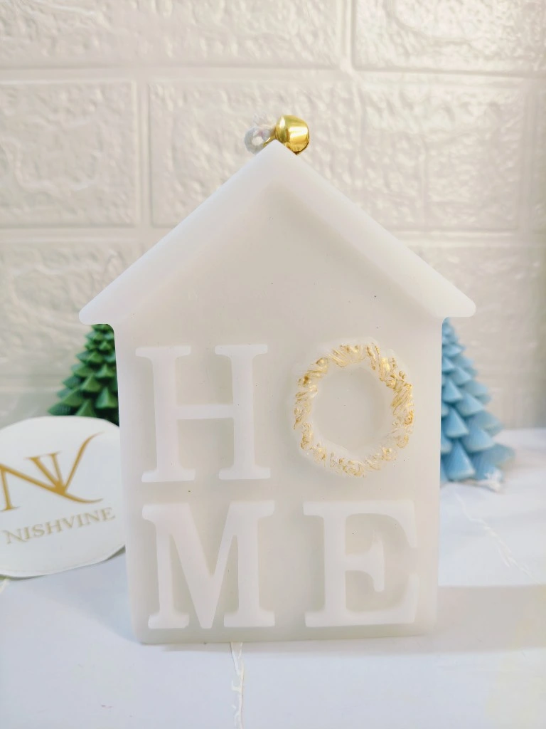Christmas Home Letter Candle – 170g White & Gold Soy Wax