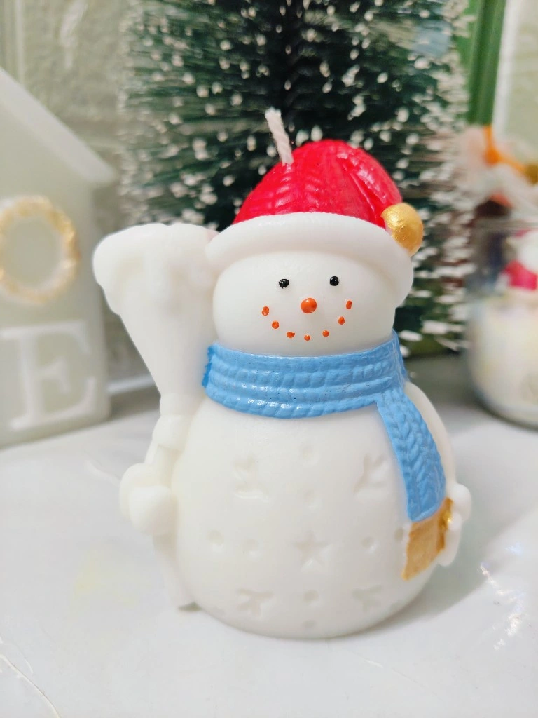 Christmas Snowman Candle – Soy Wax Multicolor
