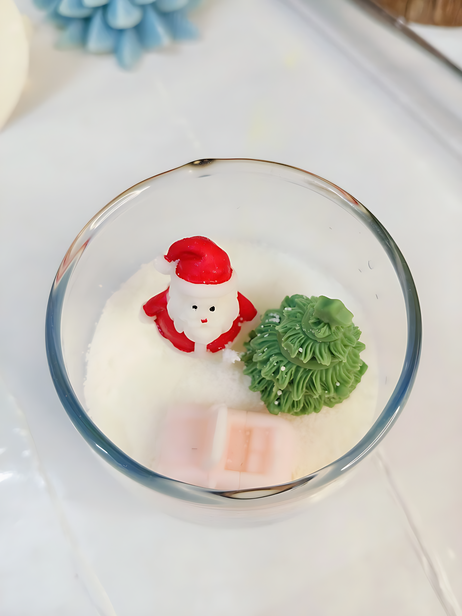 Cute Santa Christmas Candle in U-Shaped Jar – 150g soy wax festive décor with 40-hour burn